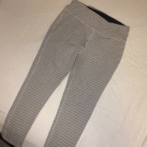Textured black and white leggings